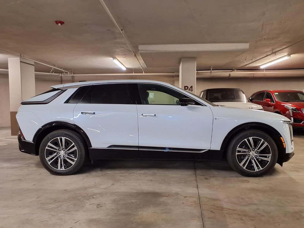 New 2026 Cadillac Lyriq Premium Luxury AWD/4WD image 4