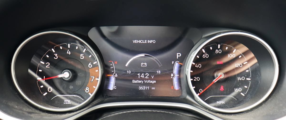 Used 2019 Jeep Compass Latitude FWD image 42