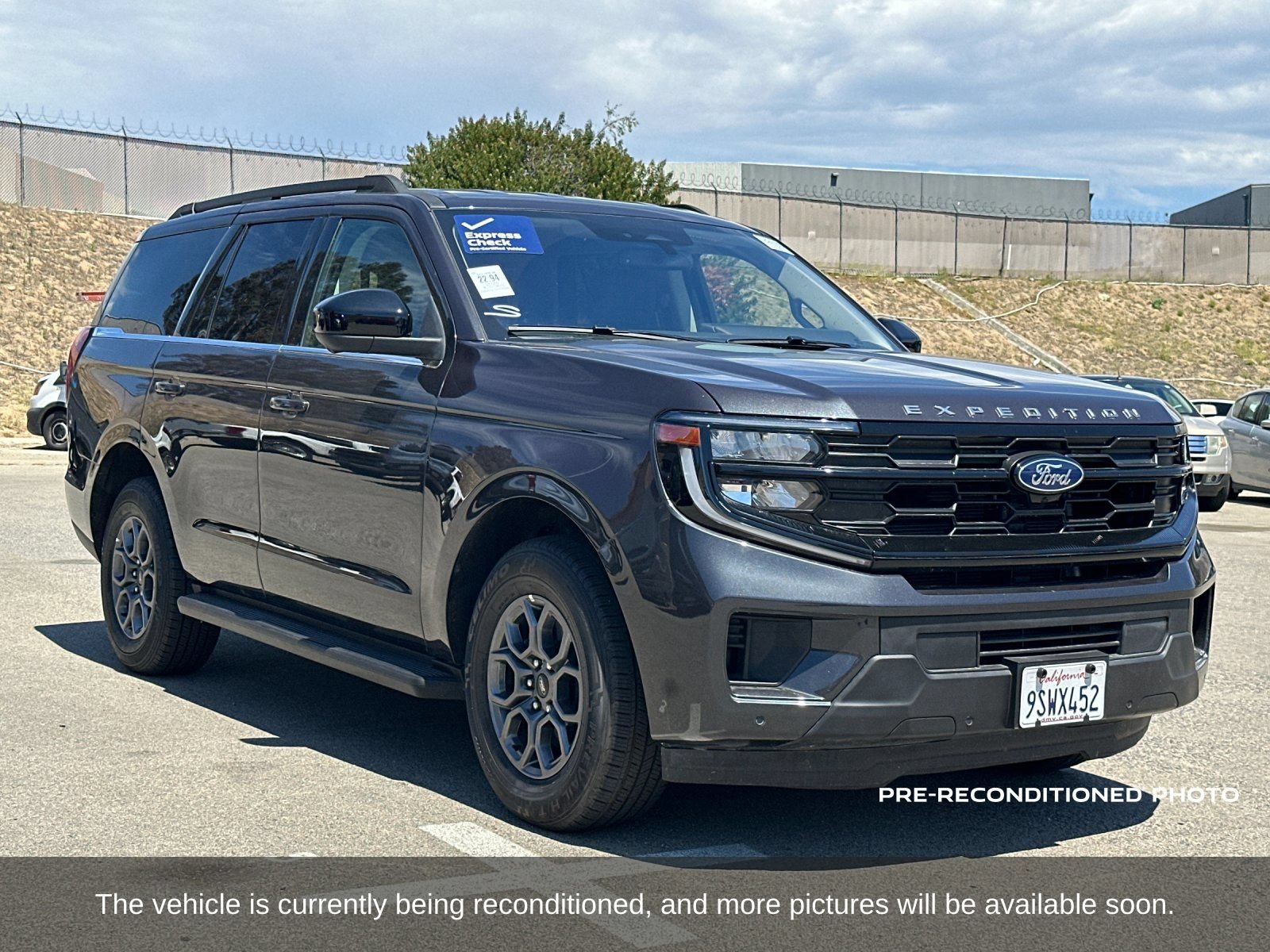 Used 2025 Ford Expedition Active AWD/4WD image 9