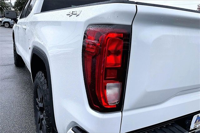 Used 2023 GMC Sierra 1500 Elevation image 24