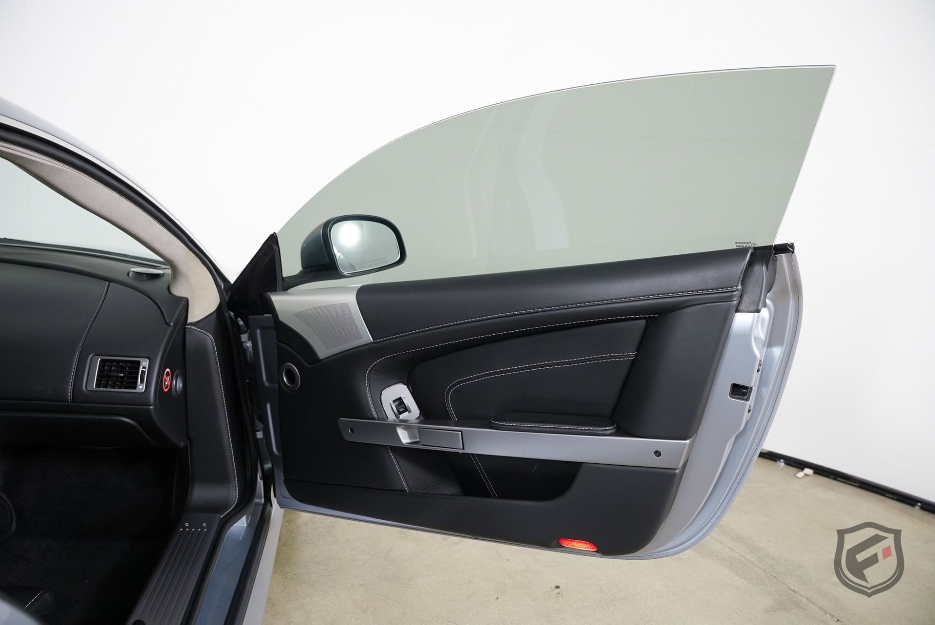 Used 2014 Aston Martin DB9 Coupe image 21