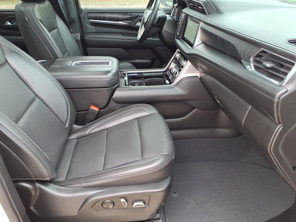 Used 2023 GMC Yukon Denali image 17