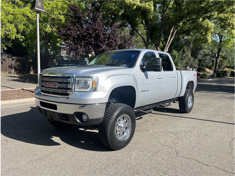 Used 2013 GMC Sierra 2500 SLT w/ SLT Convenience Package AWD/4WD image 3