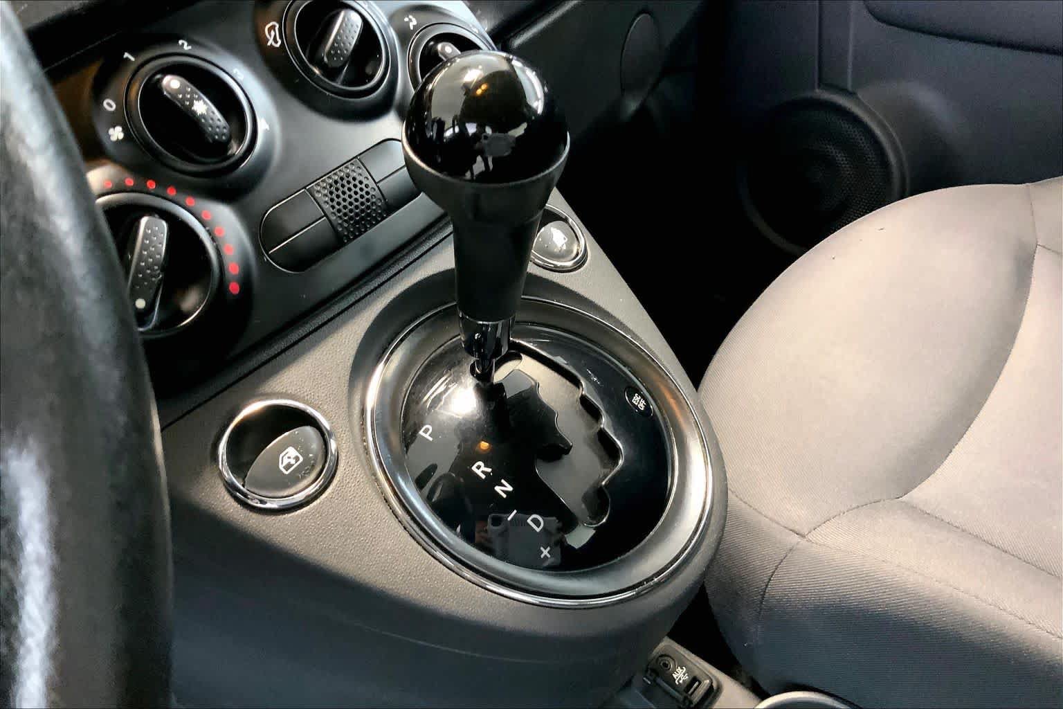 Used 2015 FIAT 500 Pop FWD image 16