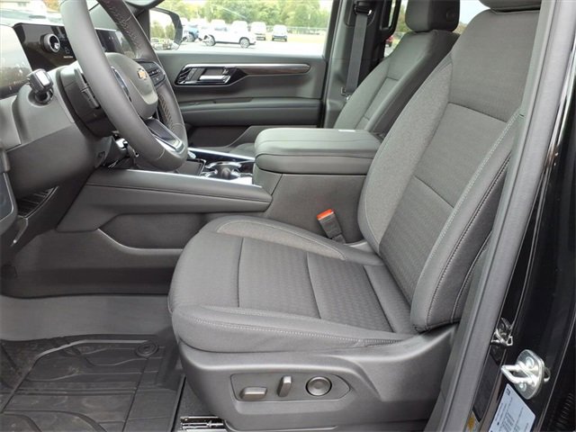 New 2026 Chevrolet Suburban LS image 6