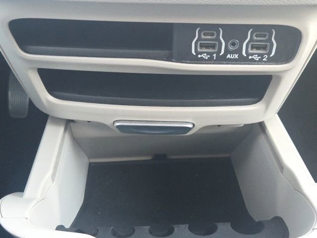 Used 2023 Chrysler Pacifica Touring-L FWD image 36