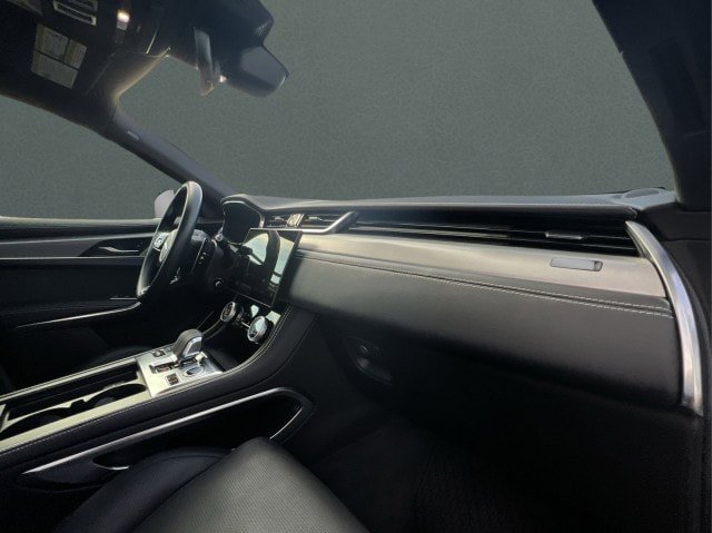 Certified 2025 Jaguar F-PACE R-Dynamic S AWD/4WD image 24