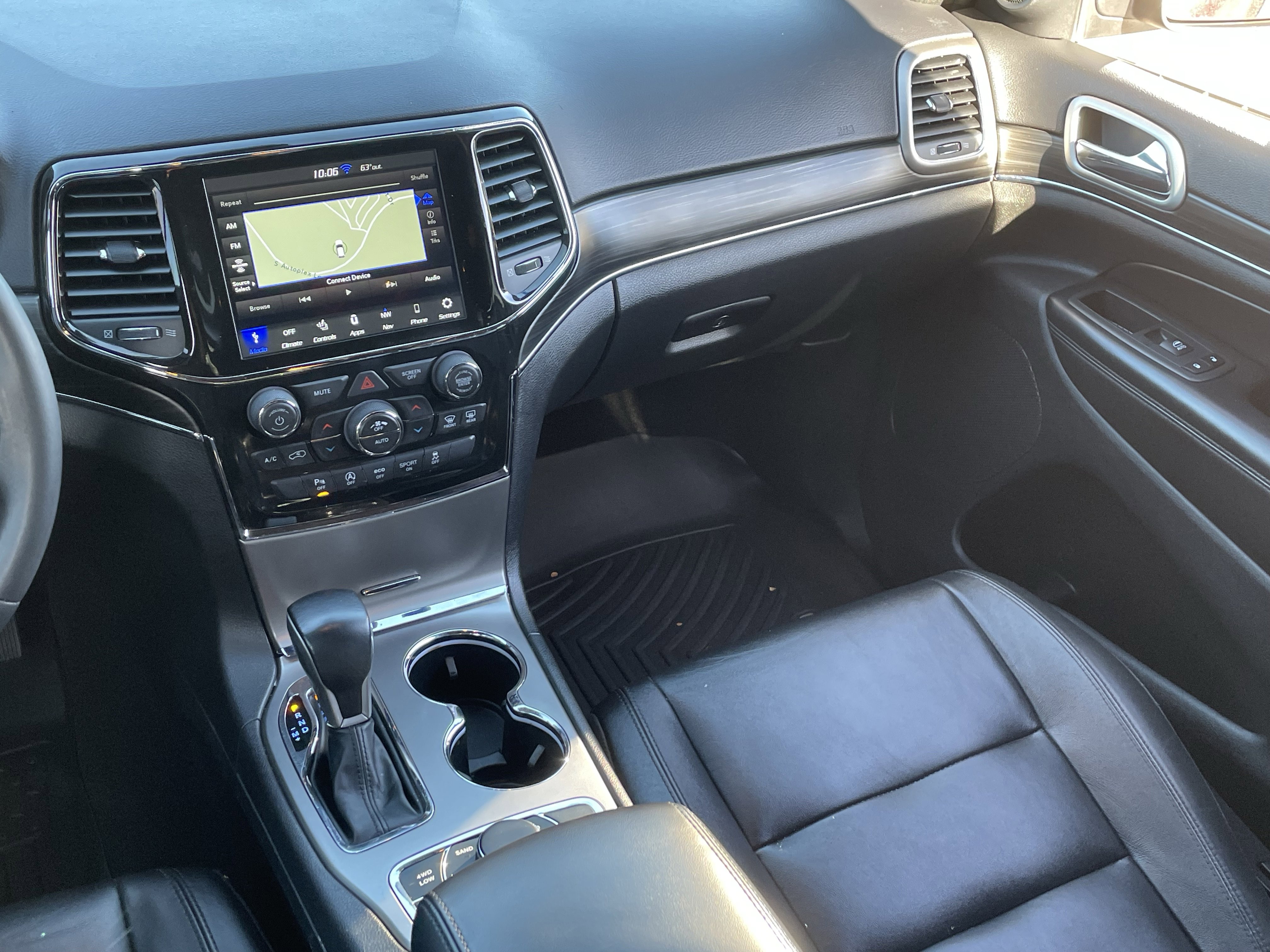 Used 2022 Jeep Grand Cherokee Limited image 16