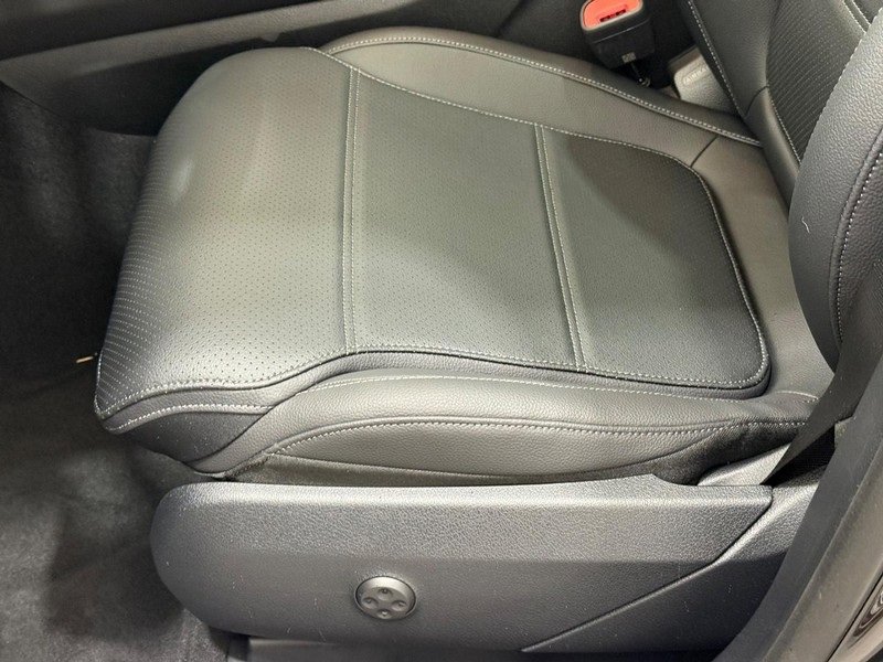 New 2025 Mercedes-Benz GLC 350e 4MATIC image 15