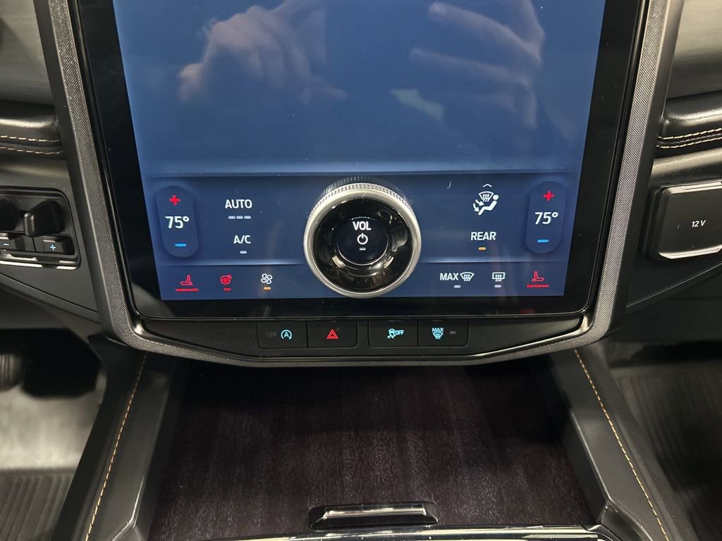 Used 2023 Ford Expedition Platinum image 23