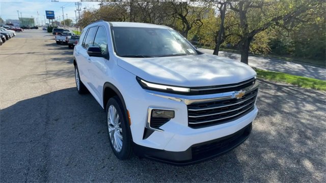 New 2026 Chevrolet Traverse LT w/ Driver Confidence Package image 4