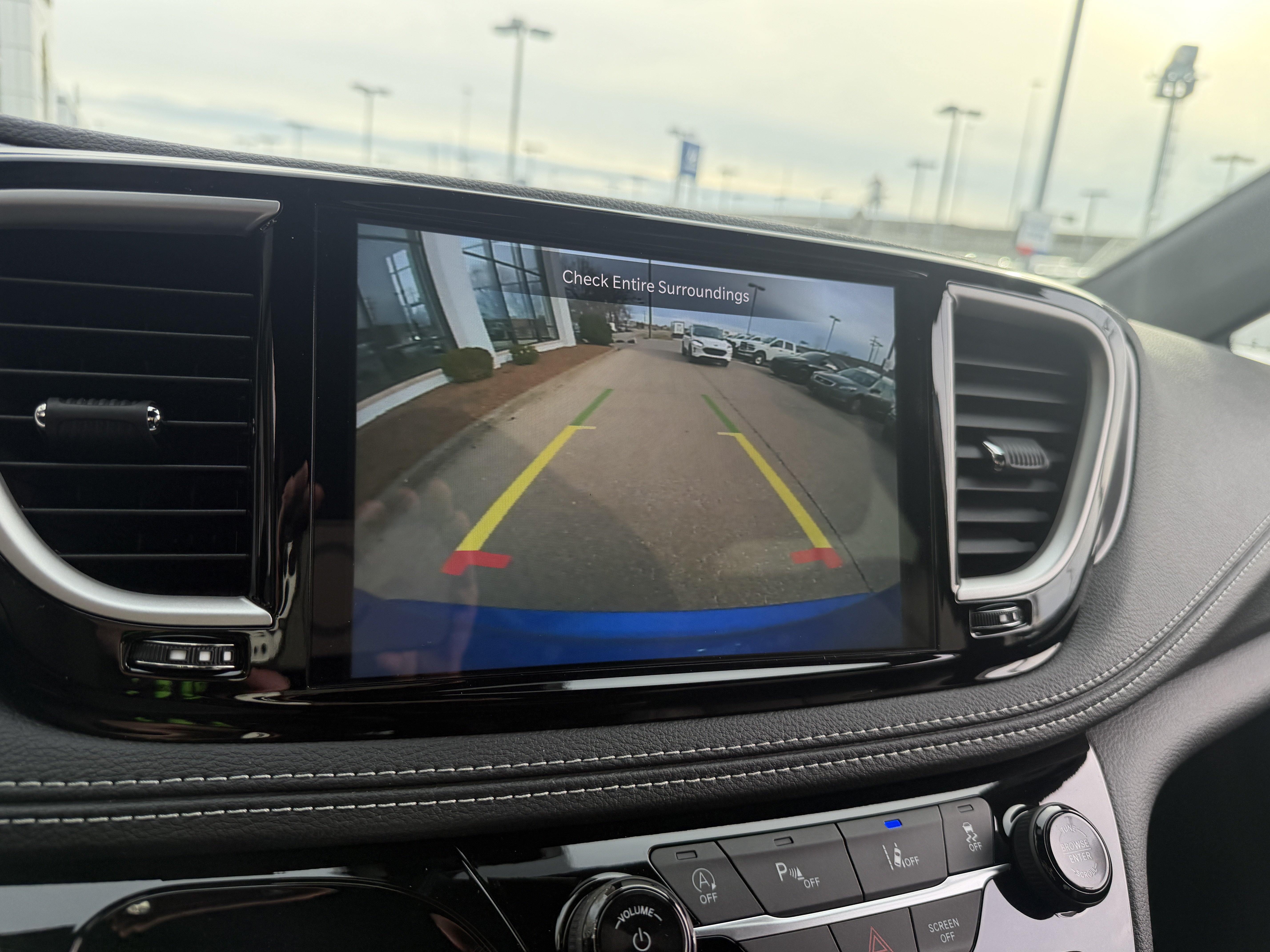 New 2026 Chrysler Pacifica Select AWD/4WD image 44