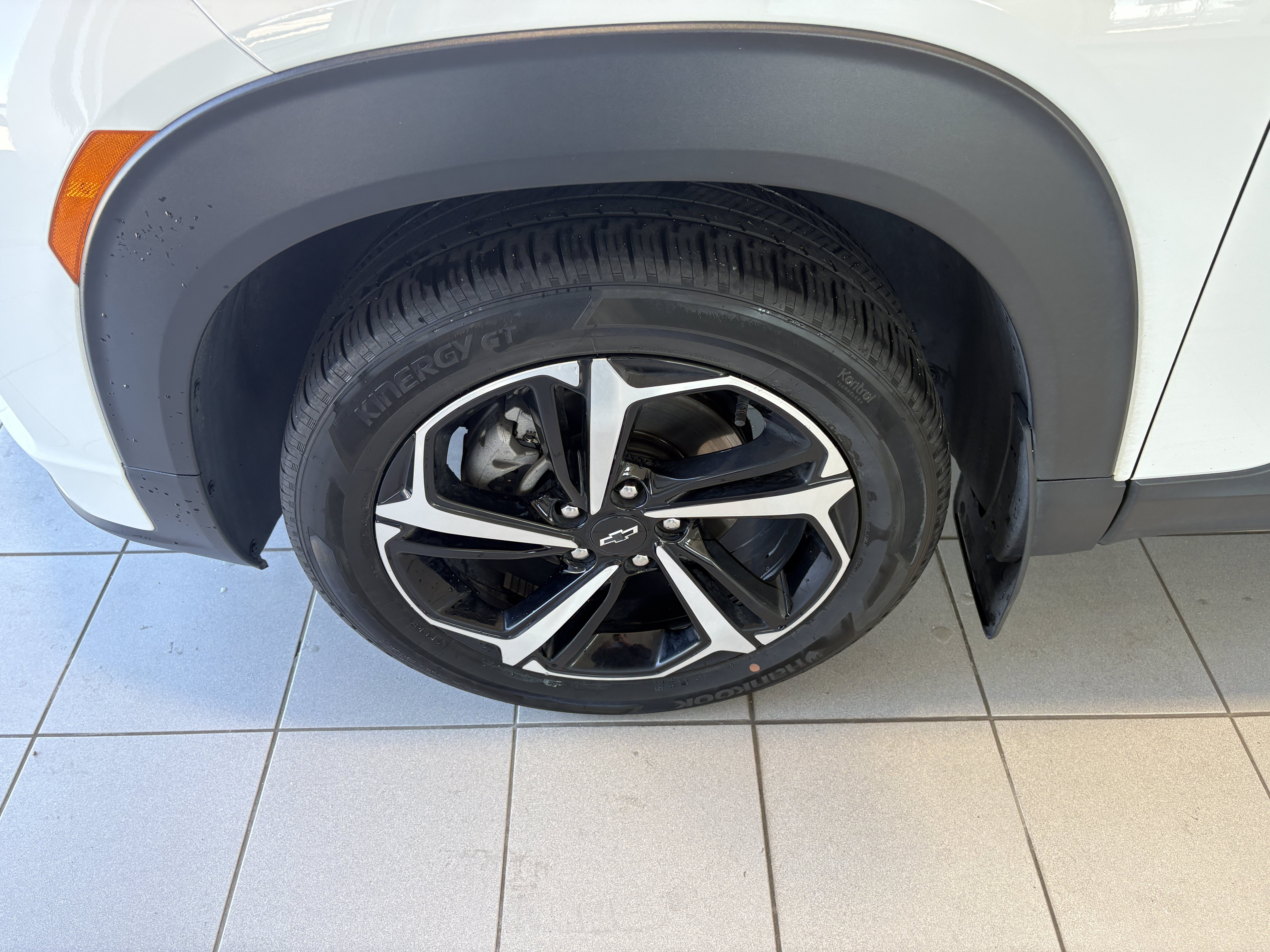 Used 2022 Chevrolet TrailBlazer RS FWD image 4