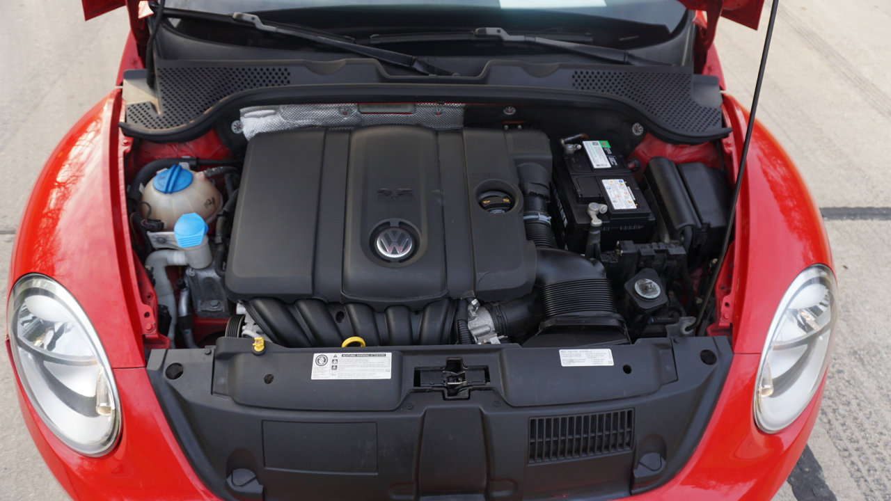 Used 2014 Volkswagen Beetle 2.5 image 27