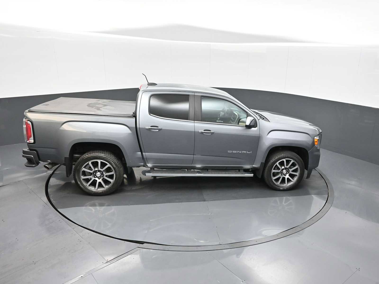 Used 2022 GMC Canyon Denali image 22
