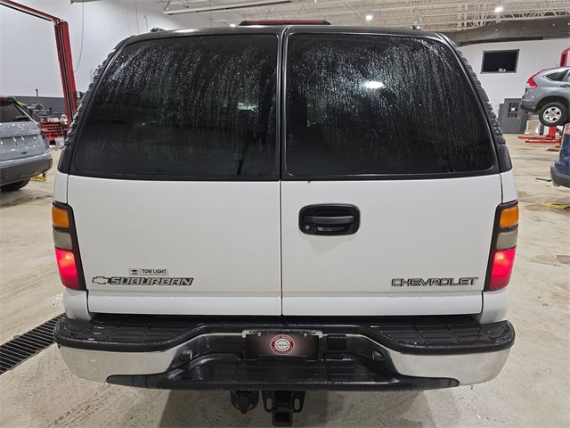 Used 2004 Chevrolet Suburban LS image 24