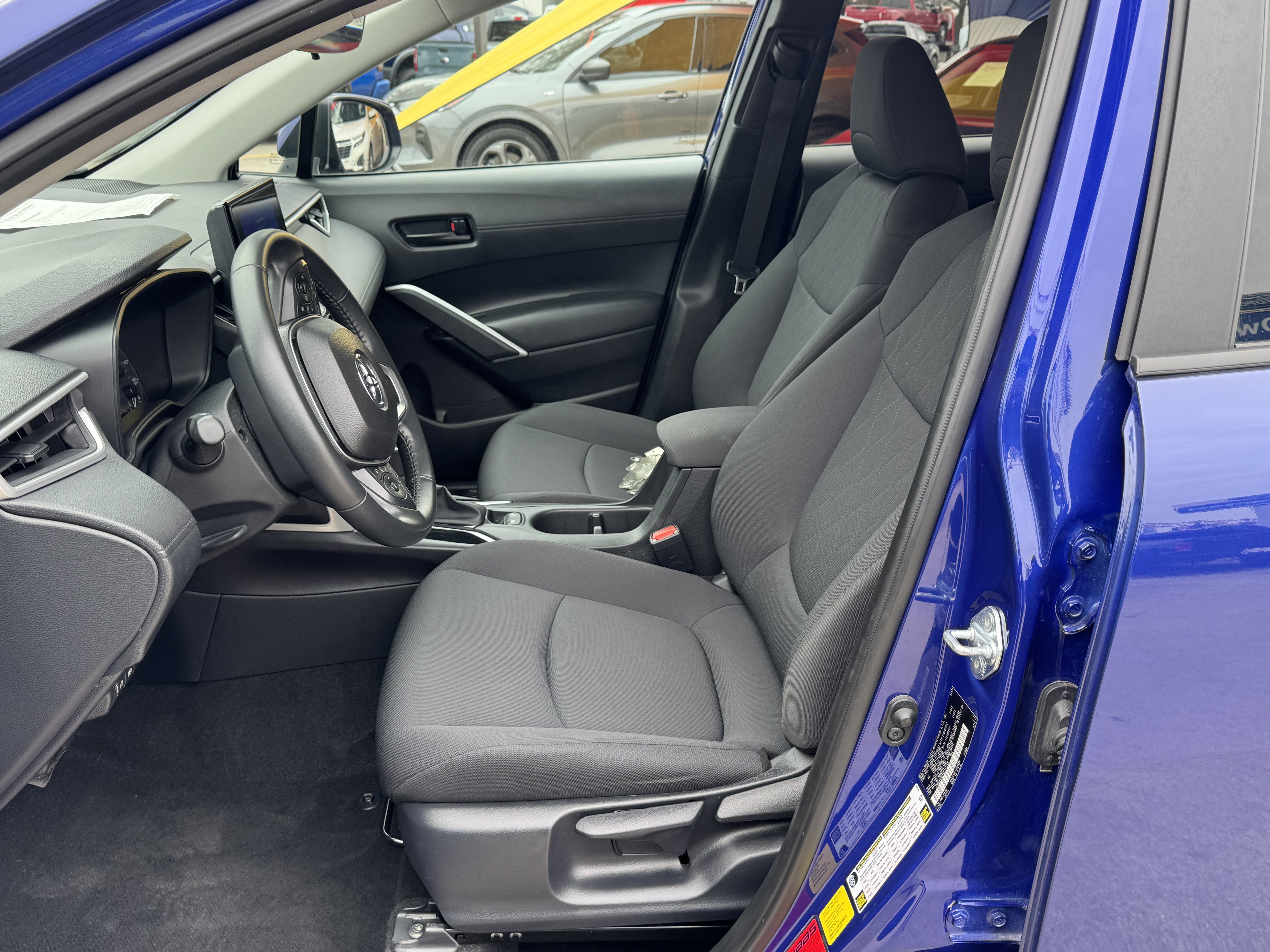 Used 2024 Toyota Corolla Cross LE image 12