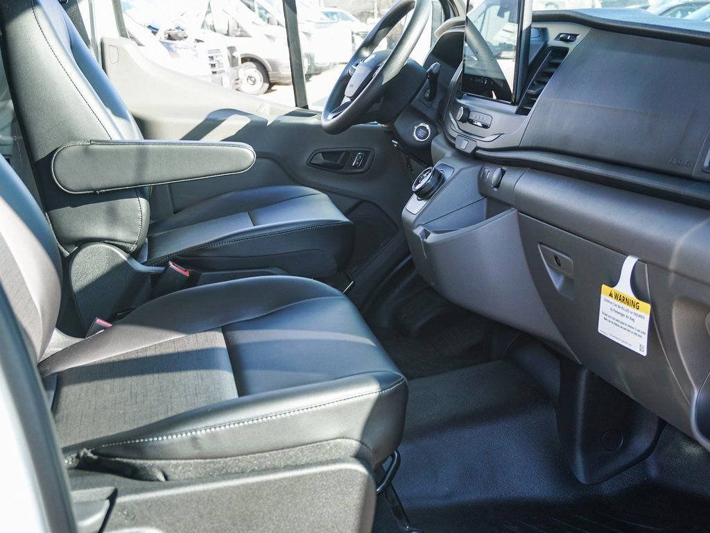 New 2024 Ford E-Transit 148 Medium Roof RWD image 12