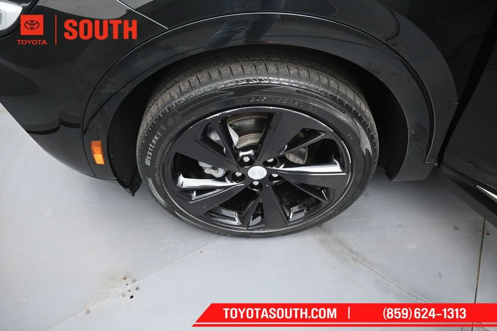 Used 2021 Buick Envision Essence w/ Sport Touring Package AWD/4WD image 34