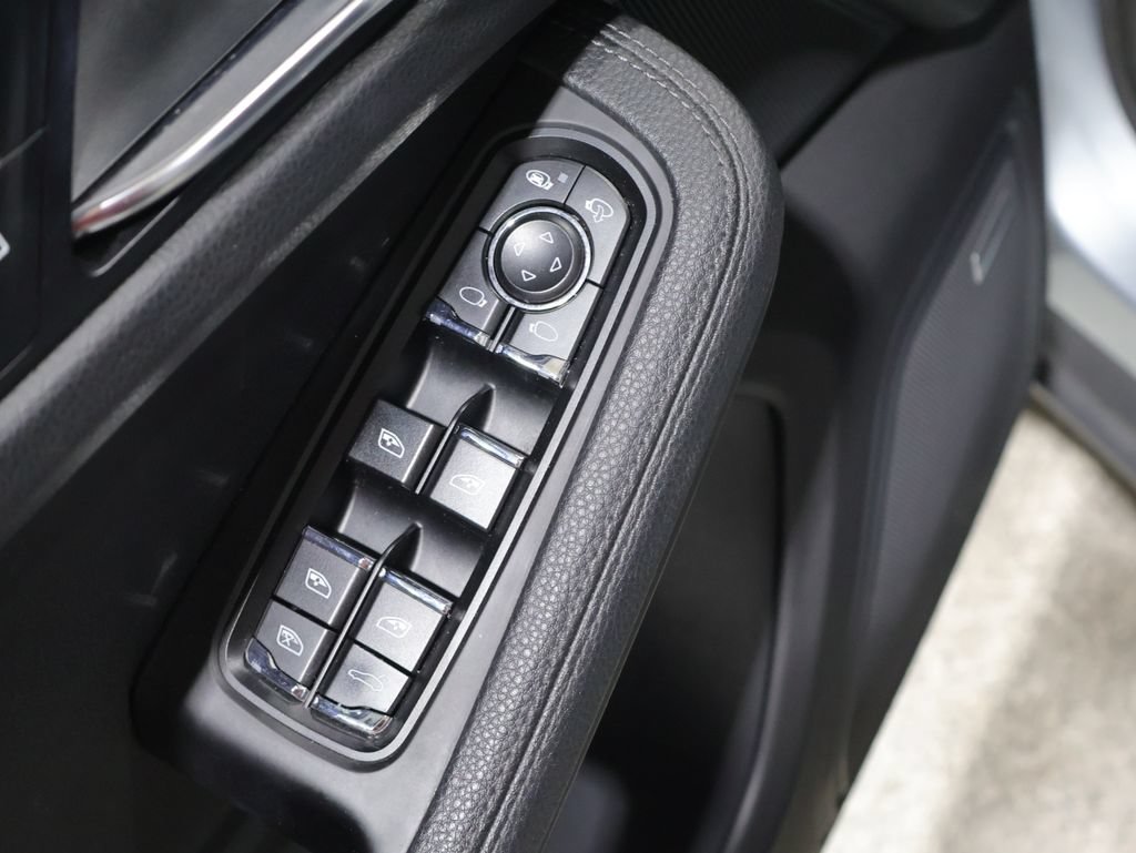 Used 2019 Porsche Macan AWD/4WD image 13
