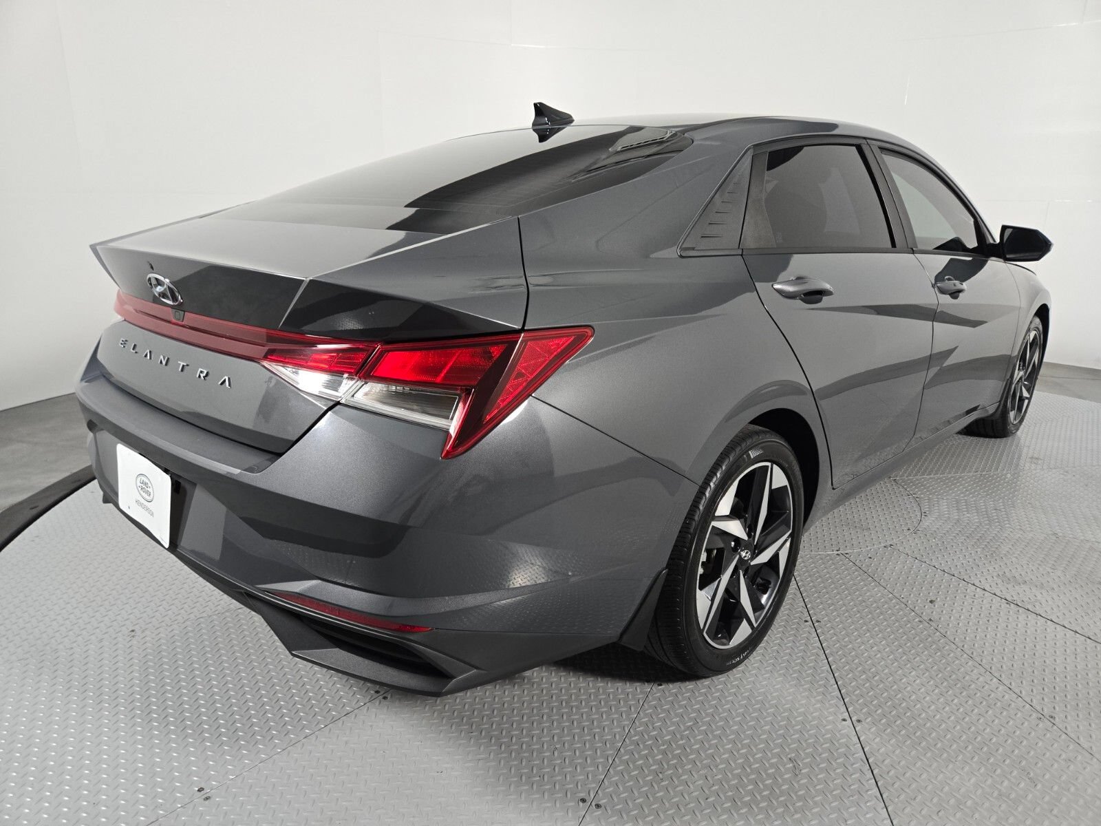 Used 2023 Hyundai Elantra SEL w/ Convenience Package FWD image 2