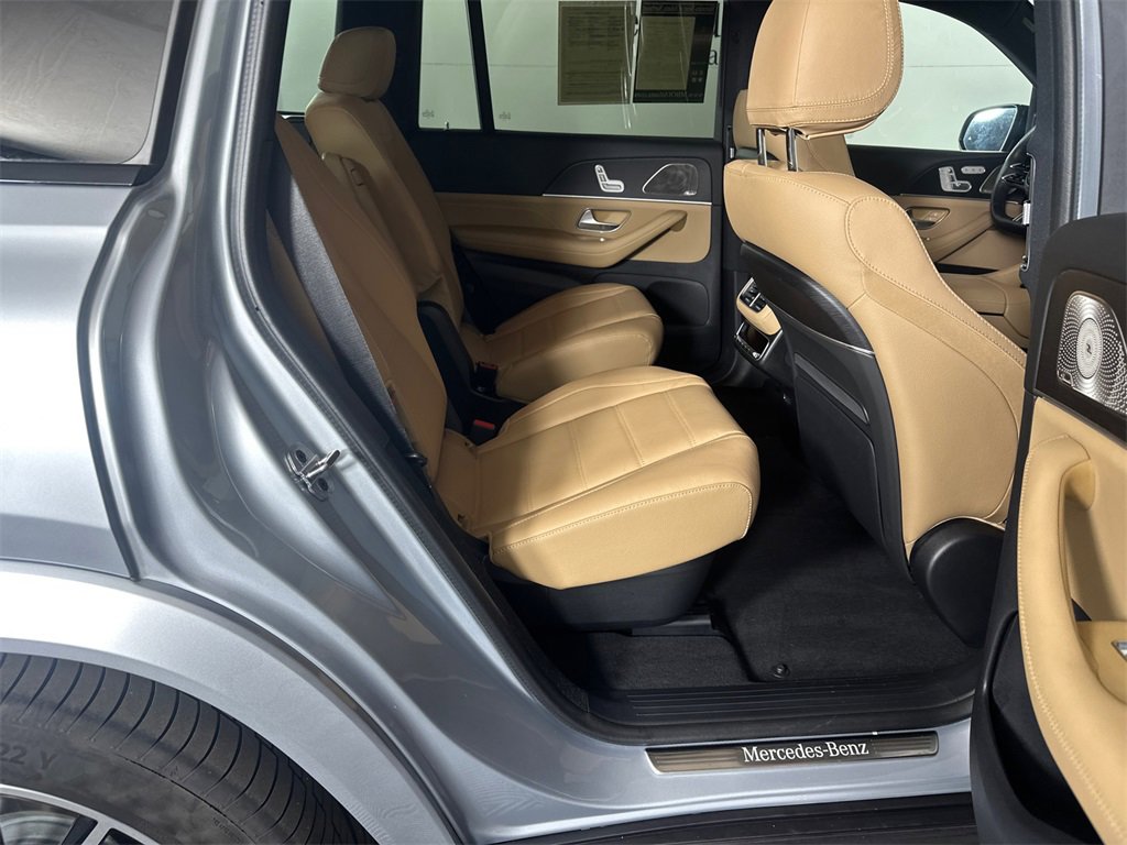 Certified 2025 Mercedes-Benz GLS 450 4MATIC image 17
