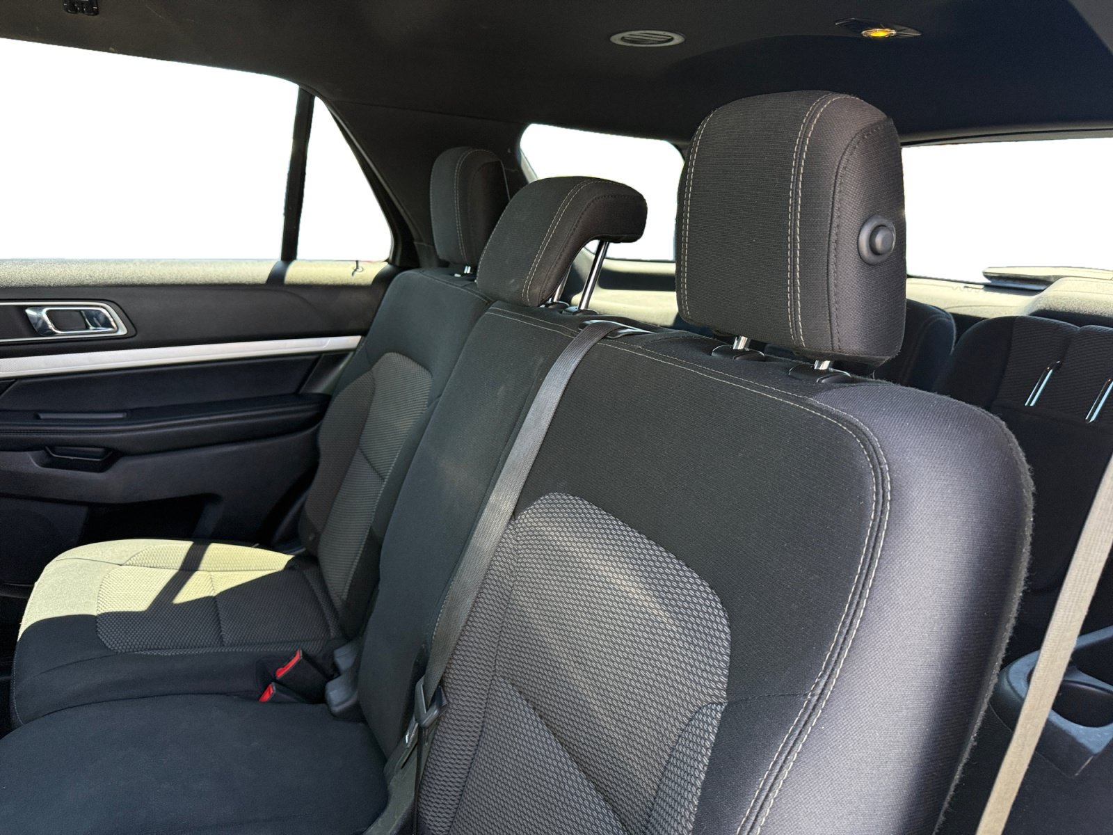 Used 2016 Ford Explorer XLT AWD/4WD image 16