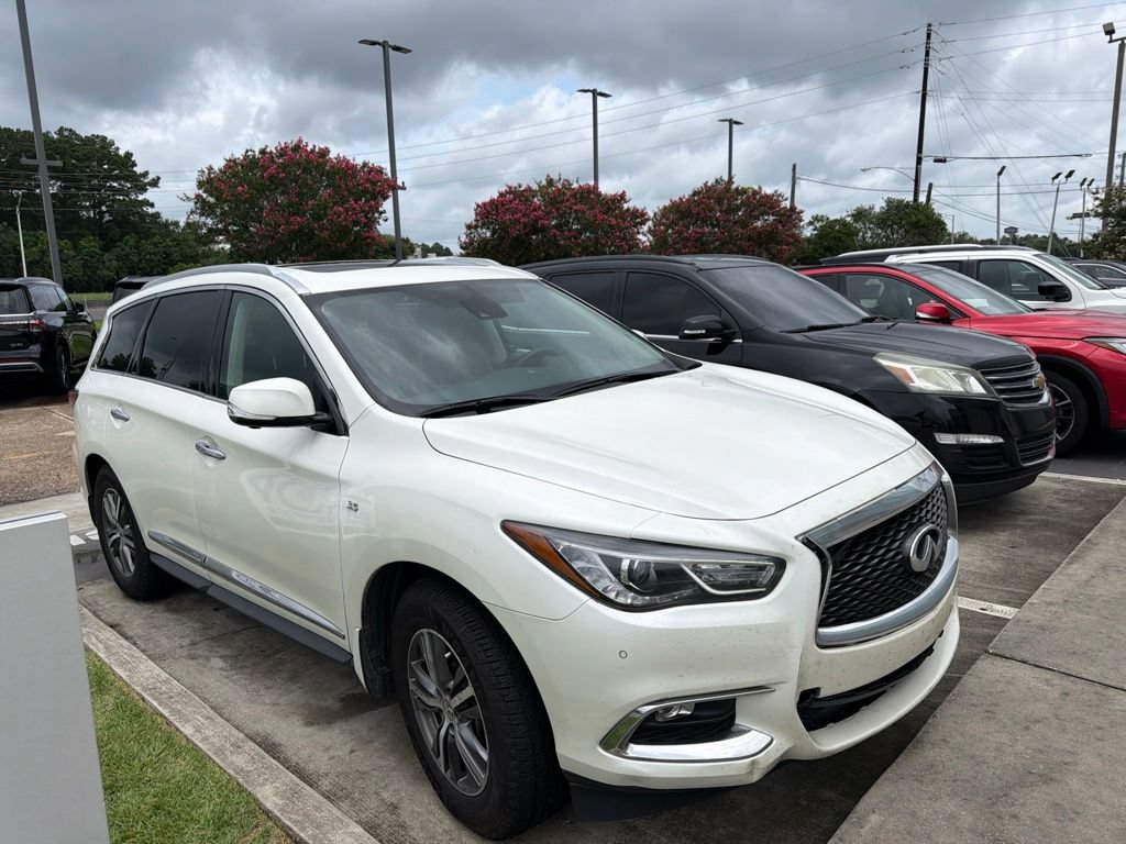 Used 2020 INFINITI QX60 Luxe w/ Essential Package FWD image 4