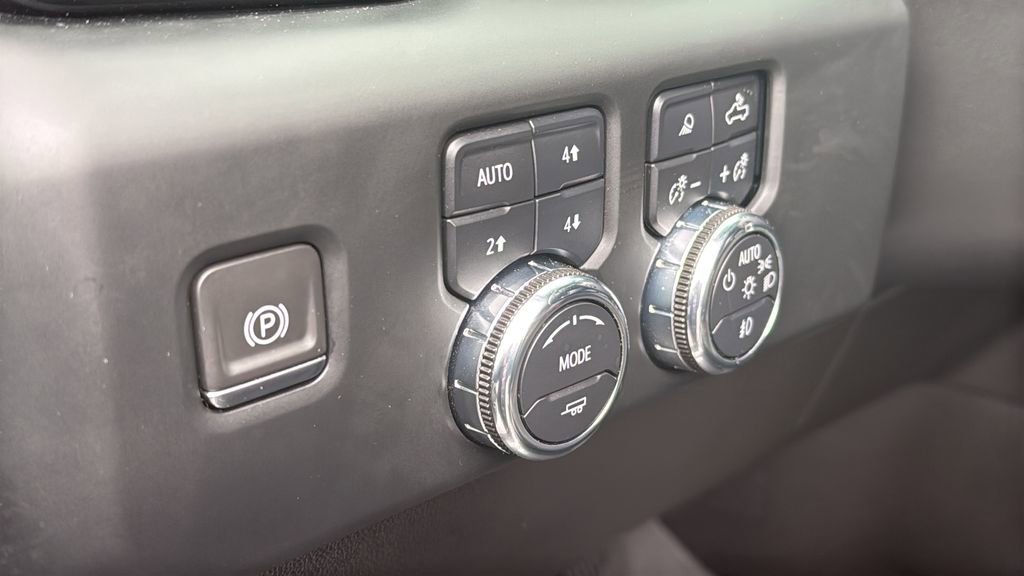 Used 2023 GMC Sierra 1500 AT4 w/ AT4 Premium Package AWD/4WD image 10