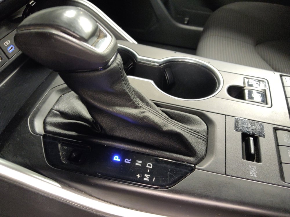 Used 2022 Toyota Highlander LE image 26