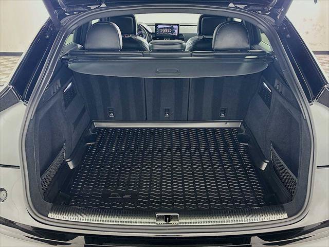 Certified 2023 Audi SQ5 Premium Plus w/ Premium Plus Package AWD/4WD image 25