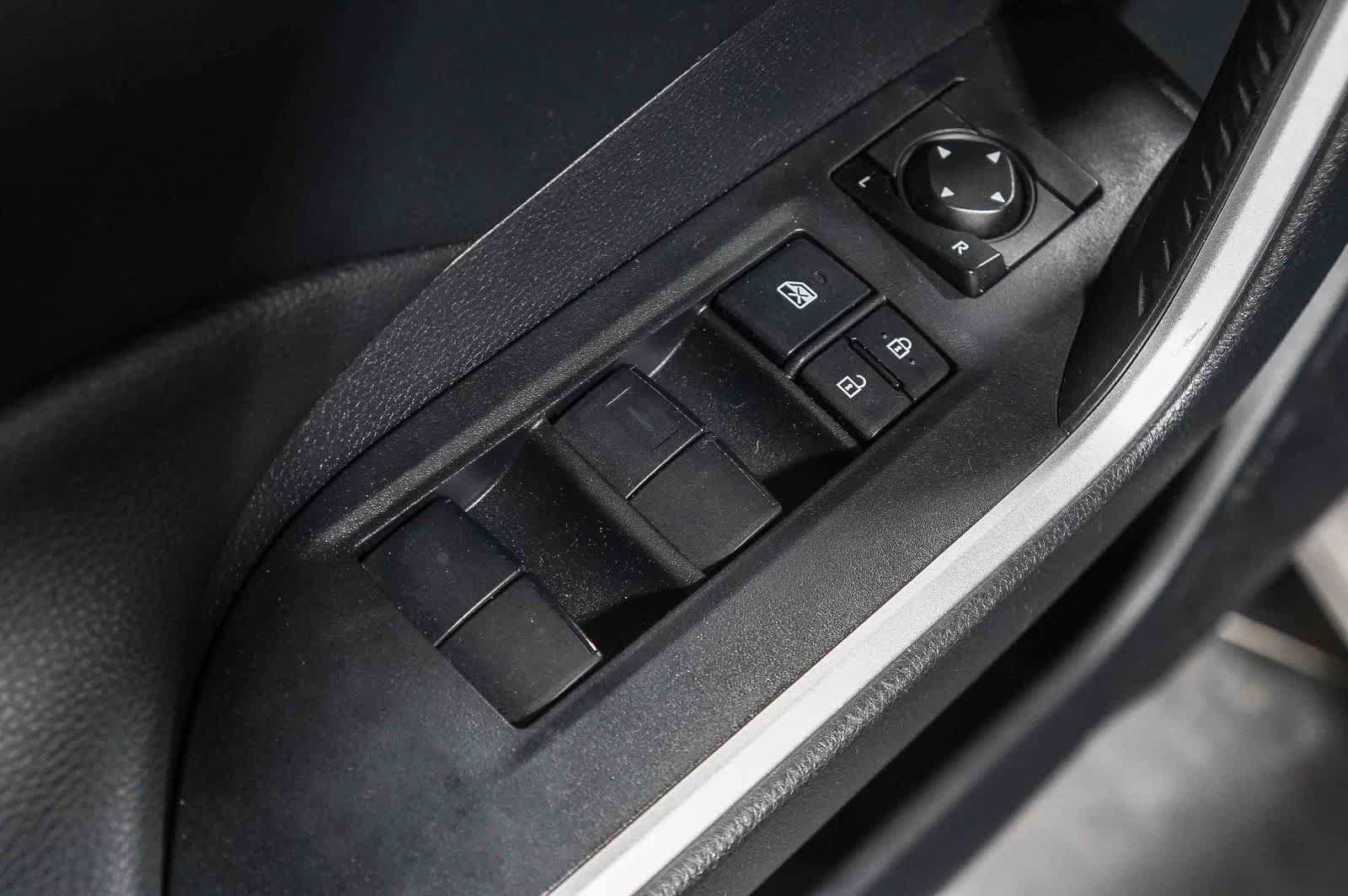 Certified 2019 Toyota RAV4 LE w/ Carpet Mat Package FWD image 23
