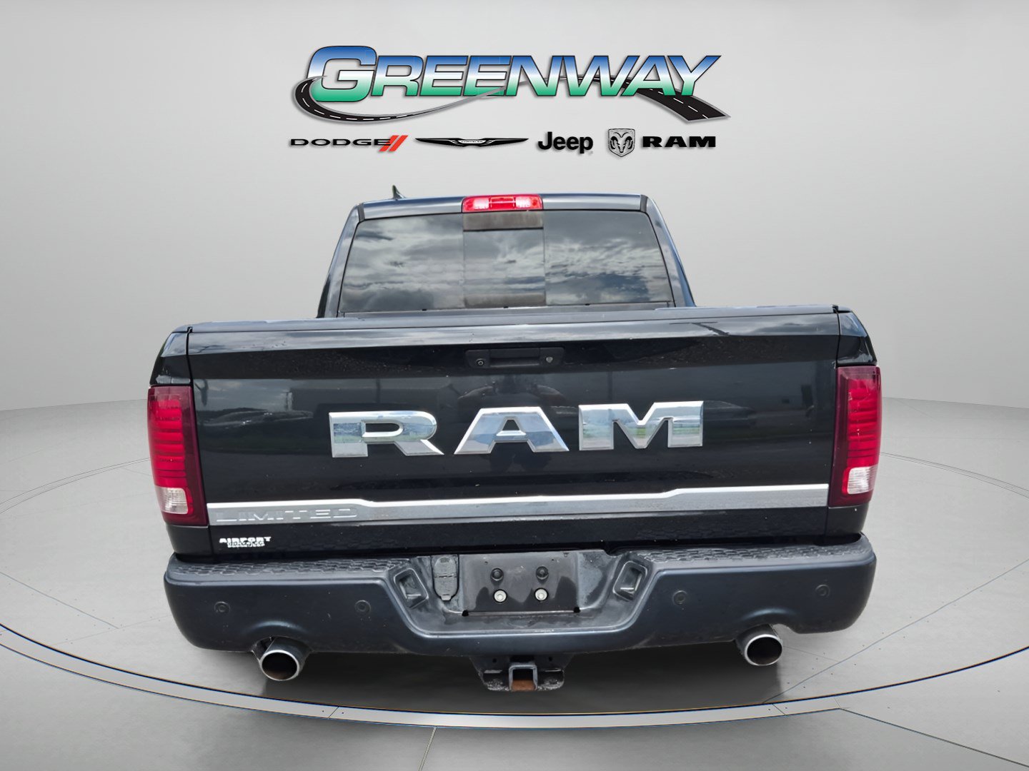 Used 2017 RAM 1500 Limited RWD image 2