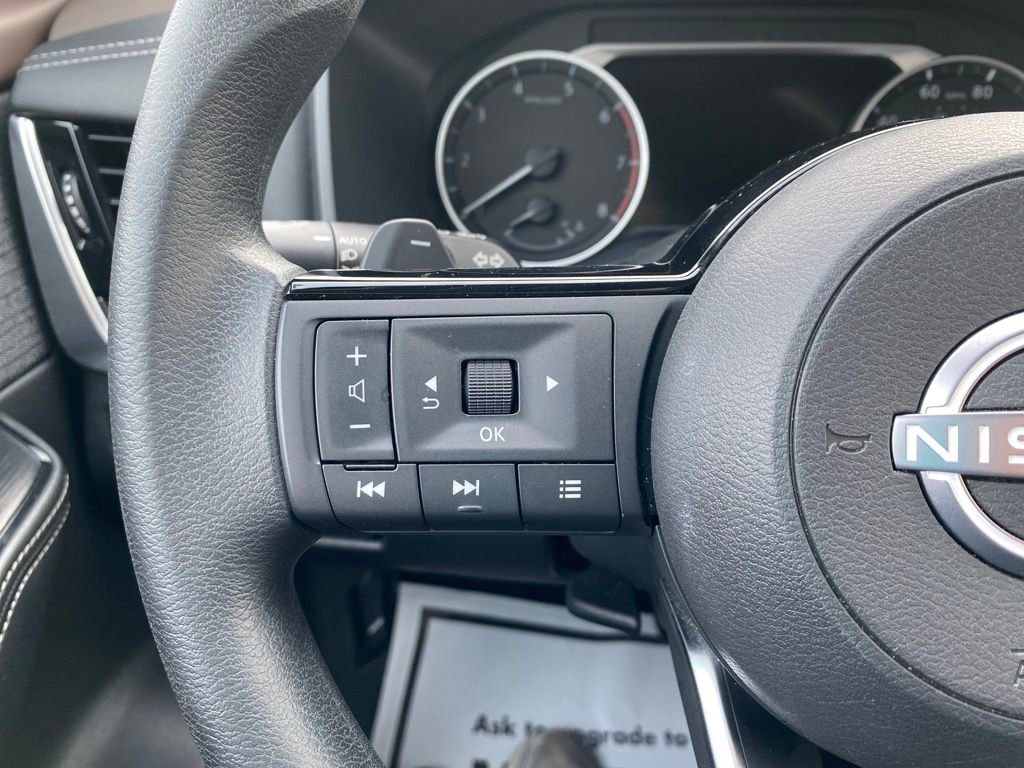 Used 2023 Nissan Rogue SV image 26