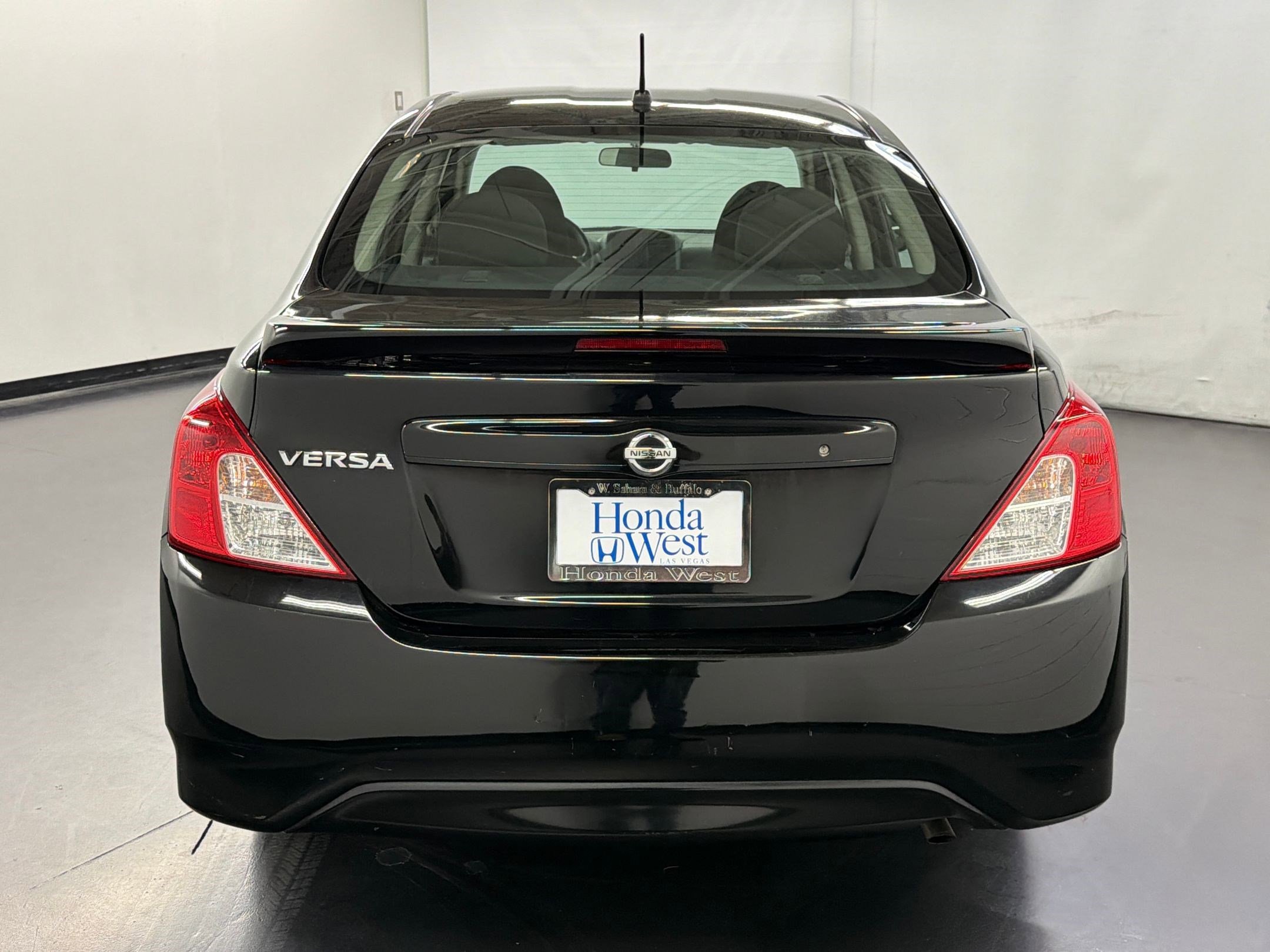Used 2017 Nissan Versa S Plus FWD image 10