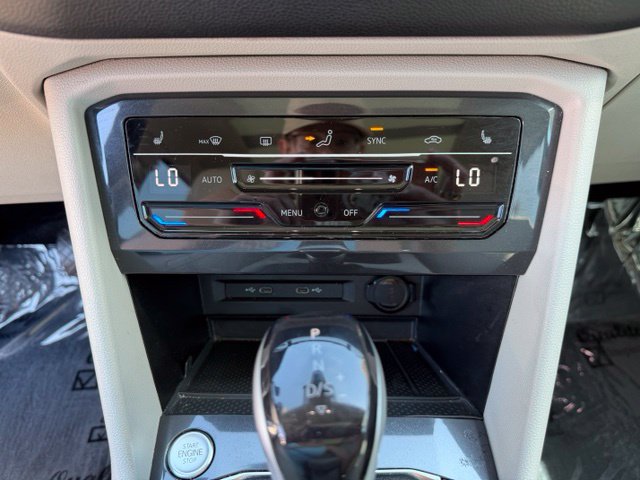 Used 2023 Volkswagen Tiguan SE w/ Panoramic Sunroof Package FWD image 21