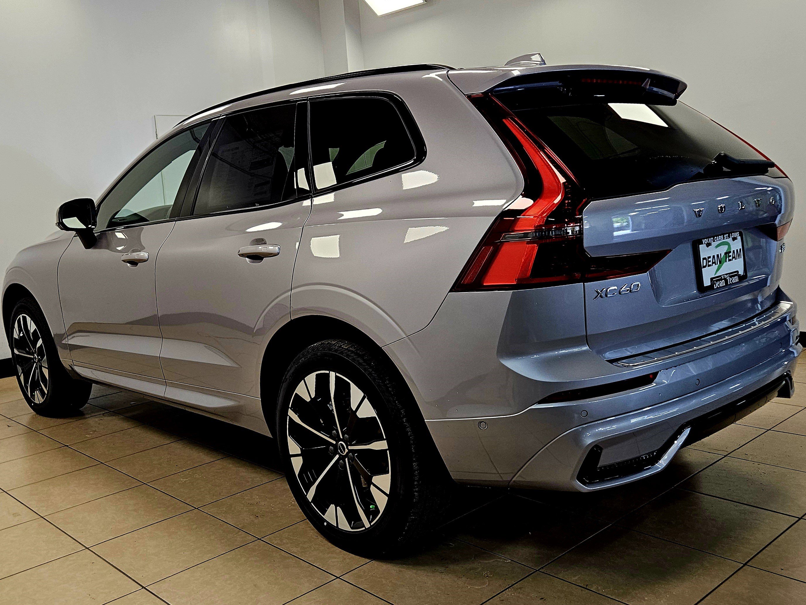 New 2026 Volvo XC60 B5 Plus w/ Climate Package image 6