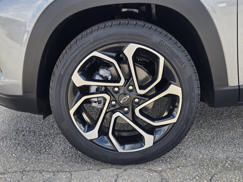 New 2026 Chevrolet Trax RS w/ Sunroof Package FWD image 14