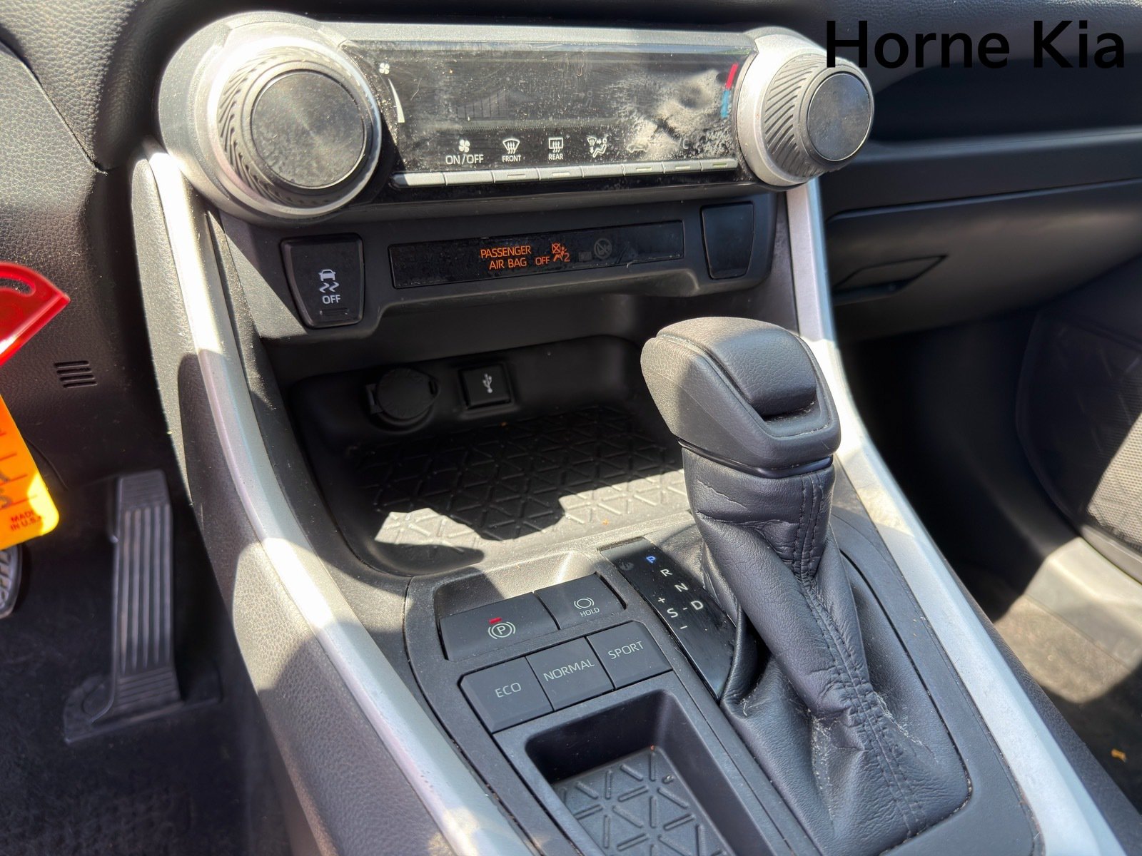 Used 2021 Toyota RAV4 LE FWD image 20