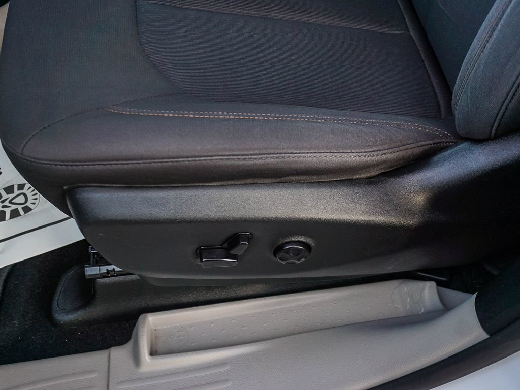 Used 2017 Chrysler Pacifica Touring w/ Tire & Wheel Group FWD image 20