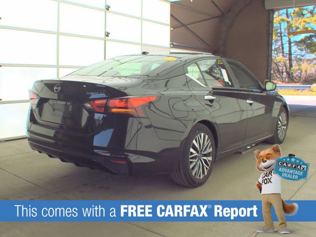 Used 2025 Nissan Altima 2.5 SV FWD image 3