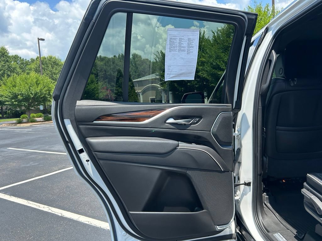Used 2021 Cadillac Escalade Premium Luxury AWD/4WD image 64