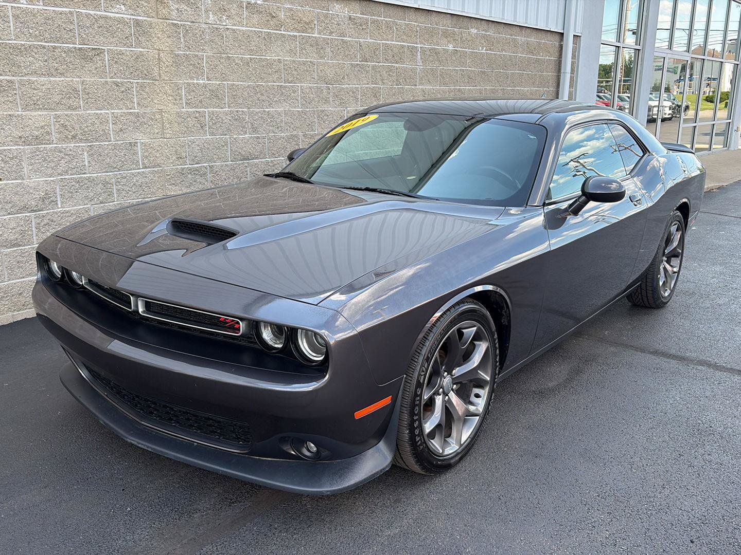 Used 2019 Dodge Challenger R/T w/ Cold Weather Group RWD image 31
