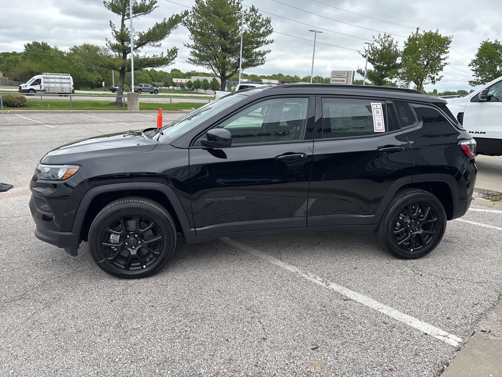 New 2026 Jeep Compass Latitude AWD/4WD image 16