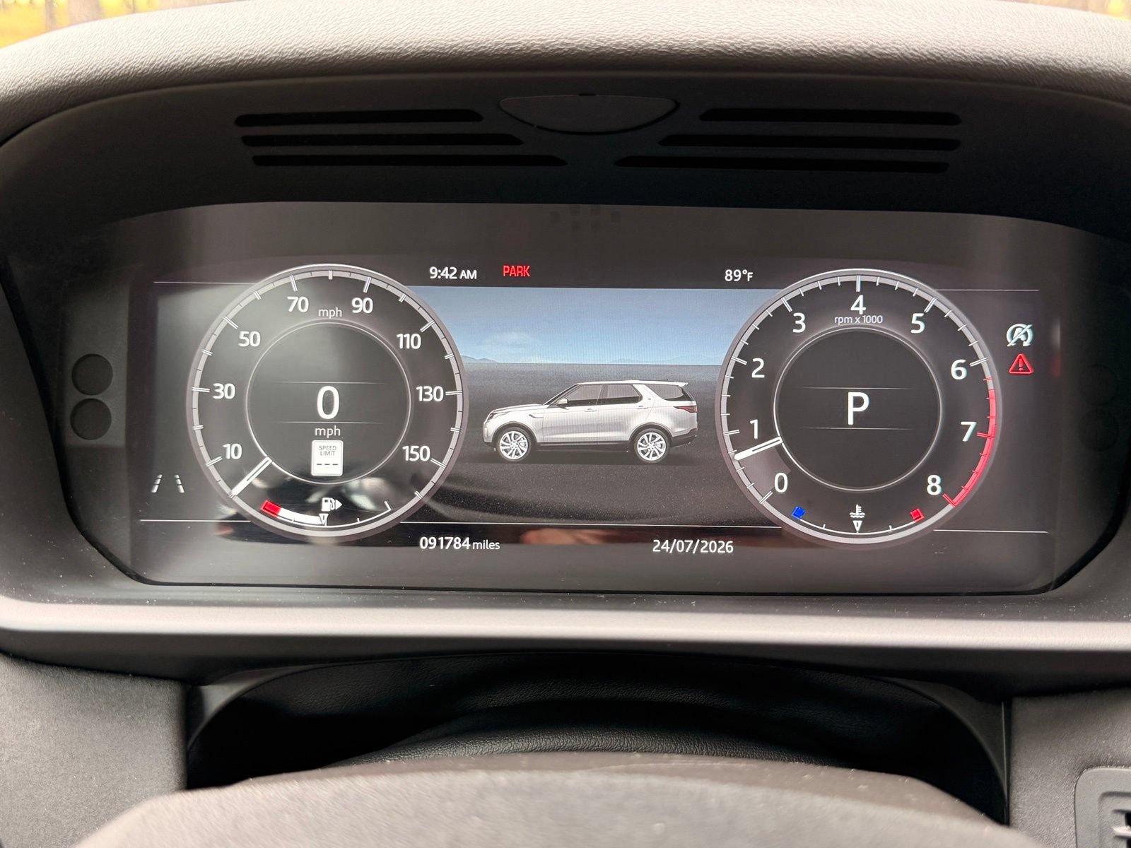 Used 2018 Land Rover Discovery HSE AWD/4WD image 26