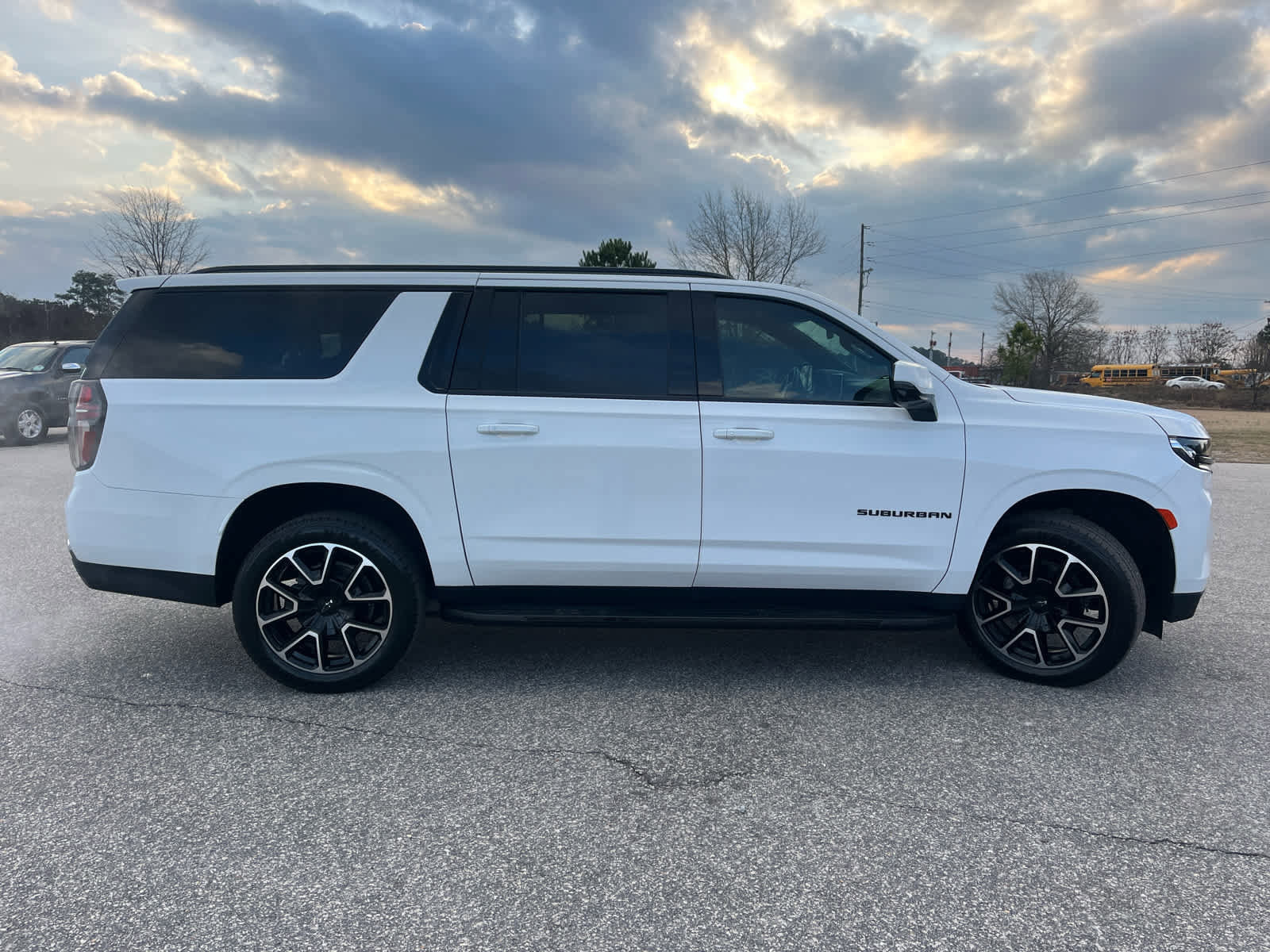 Used 2021 Chevrolet Suburban RST w/ Luxury Package image 10