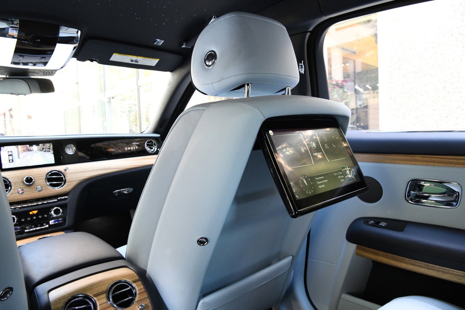 Used 2022 Rolls-Royce Ghost w/ Ghost Package image 14