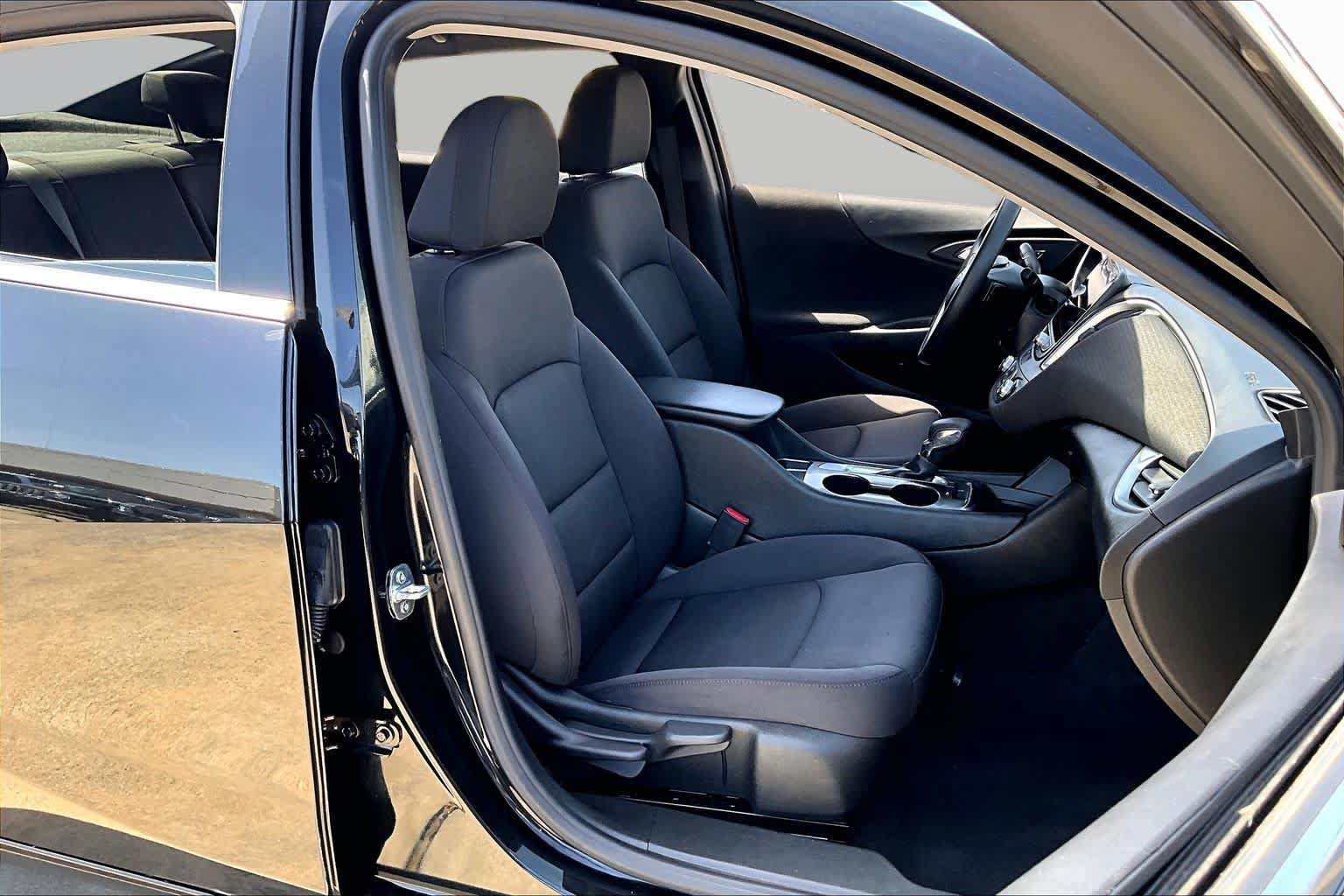 Used 2022 Chevrolet Malibu LS FWD image 9