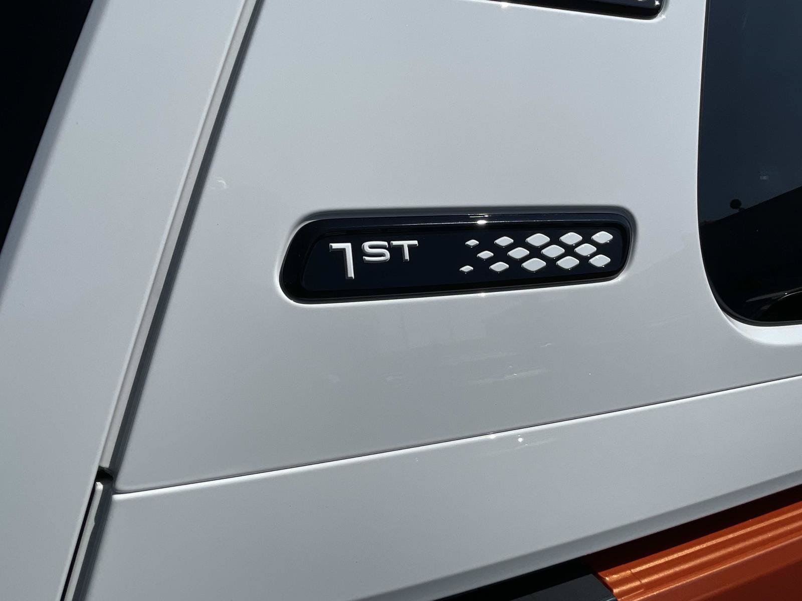 Certified 2025 Volkswagen ID. Buzz 1st Edition RWD image 5