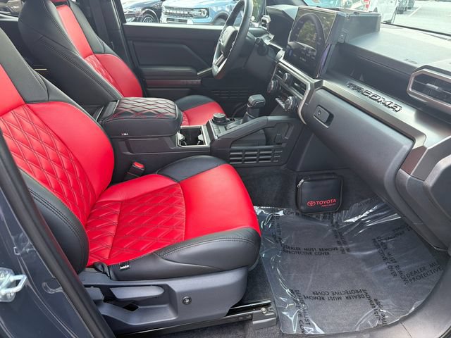 Used 2025 Toyota Tacoma TRD Off-Road AWD/4WD image 13